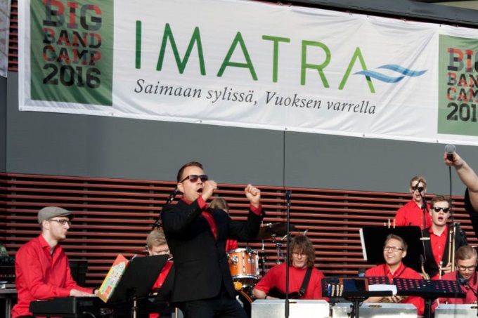 JAS big band, sol. Johanna Försti, kpm. Antti Rissanen.
